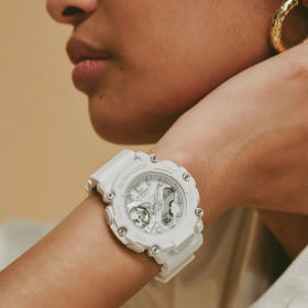 G-Shock Women GMA-S2200-7ADR 2