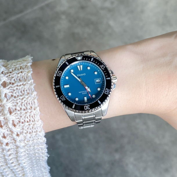 CASIO MEN MDV-10D-2A1V