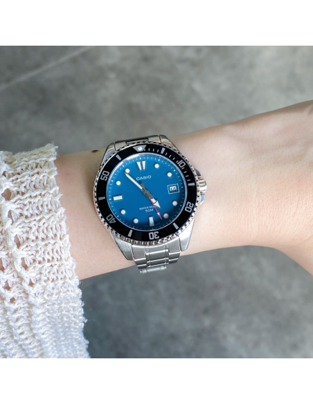 CASIO MEN MDV-10D-2A1V