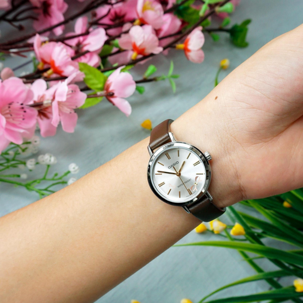 Casio Women LTP-E146L-5ADF