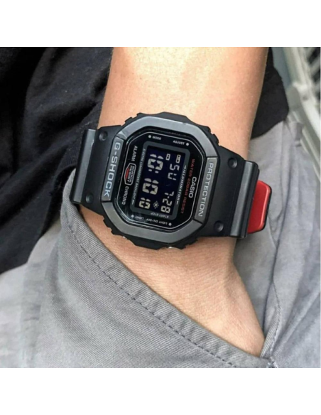 G-SHOCK DW-5600UHR-1DR